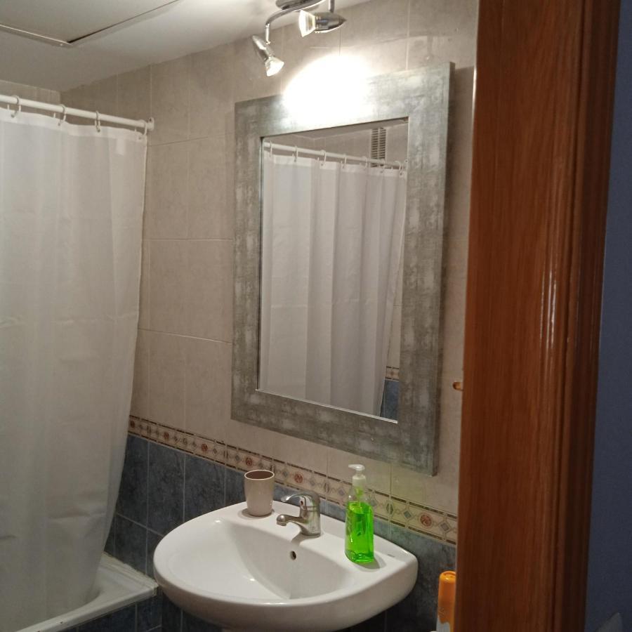Torremolinos Alquilo Habitacion Con Bano Compartido Y Cocina Compartida Bagian luar foto