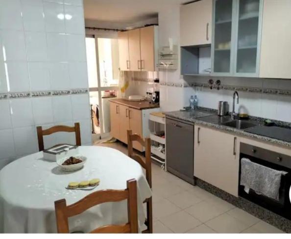 Torremolinos Alquilo Habitacion Con Bano Compartido Y Cocina Compartida Bagian luar foto